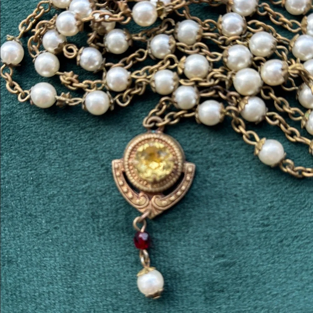 Vintage Pearl and Chain Necklace with Pendant - Picture 3 of 5